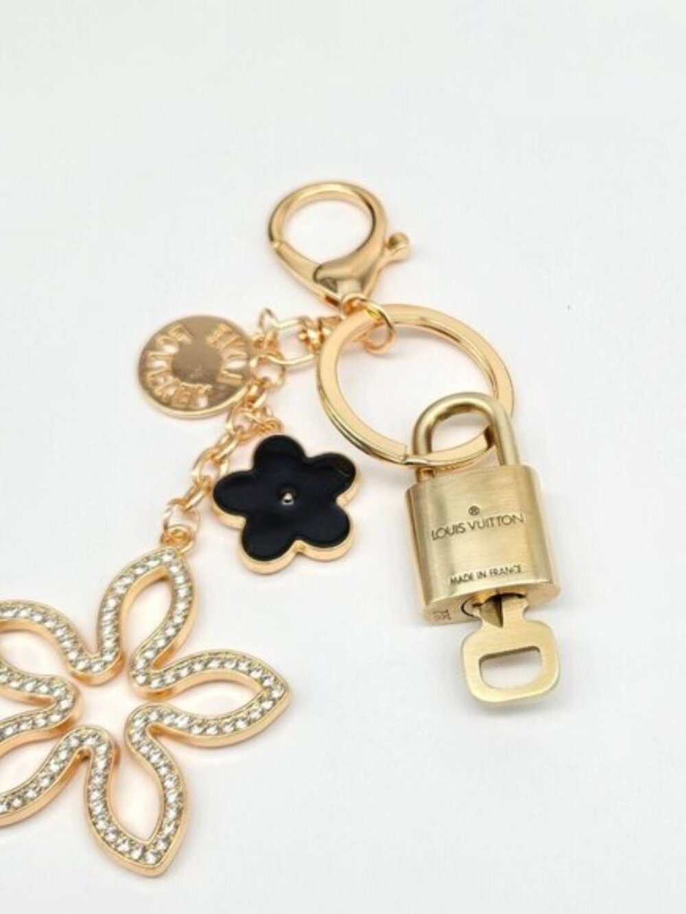 Authentic Louis Vuitton Gold Padlock 🔑 Unbranded Clover Keychain Bag Charm LV - Picture 5 of 11